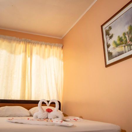 Hotel Y Cabinas El Coral Jacó Dış mekan fotoğraf