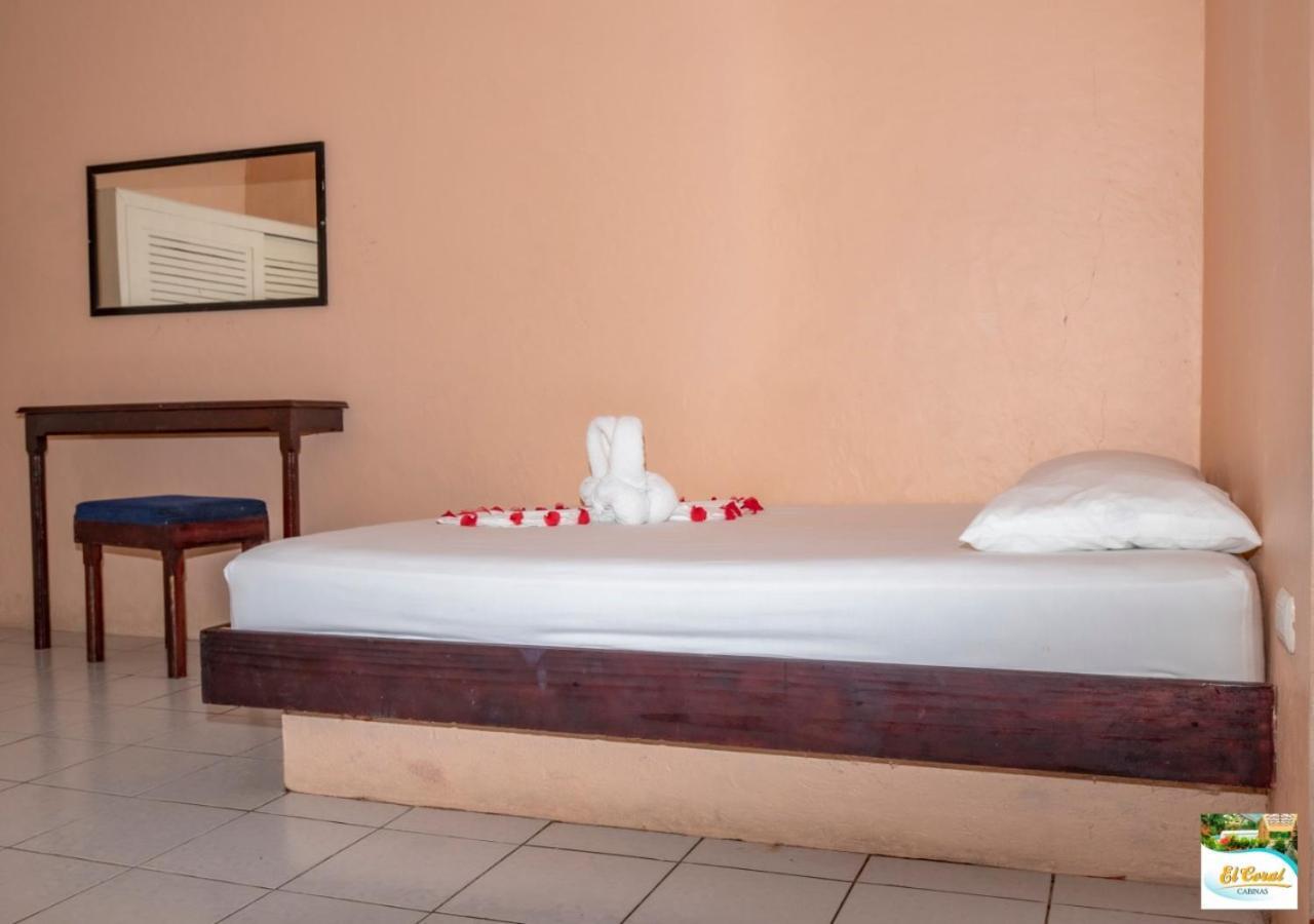 Hotel Y Cabinas El Coral Jacó Dış mekan fotoğraf