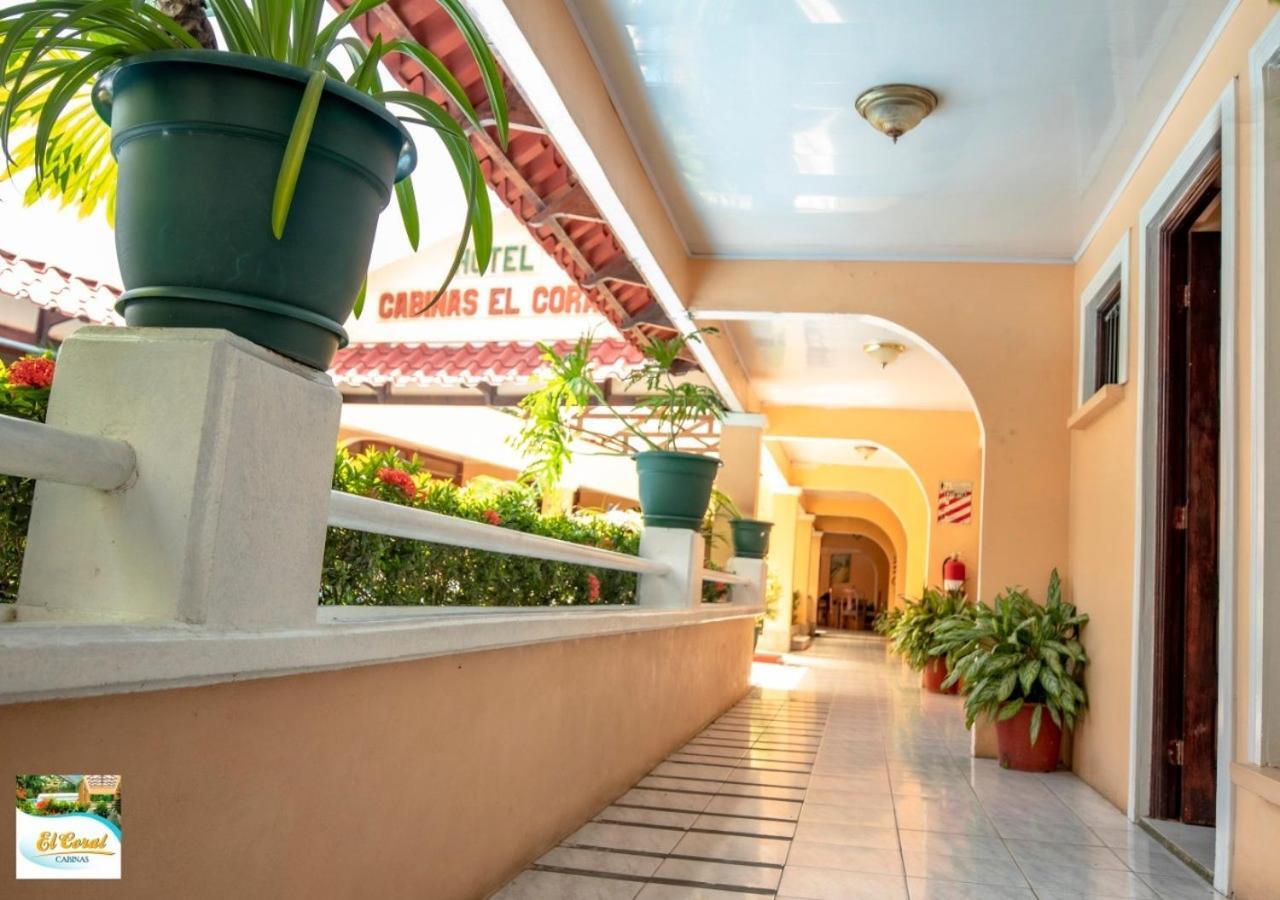 Hotel Y Cabinas El Coral Jacó Dış mekan fotoğraf