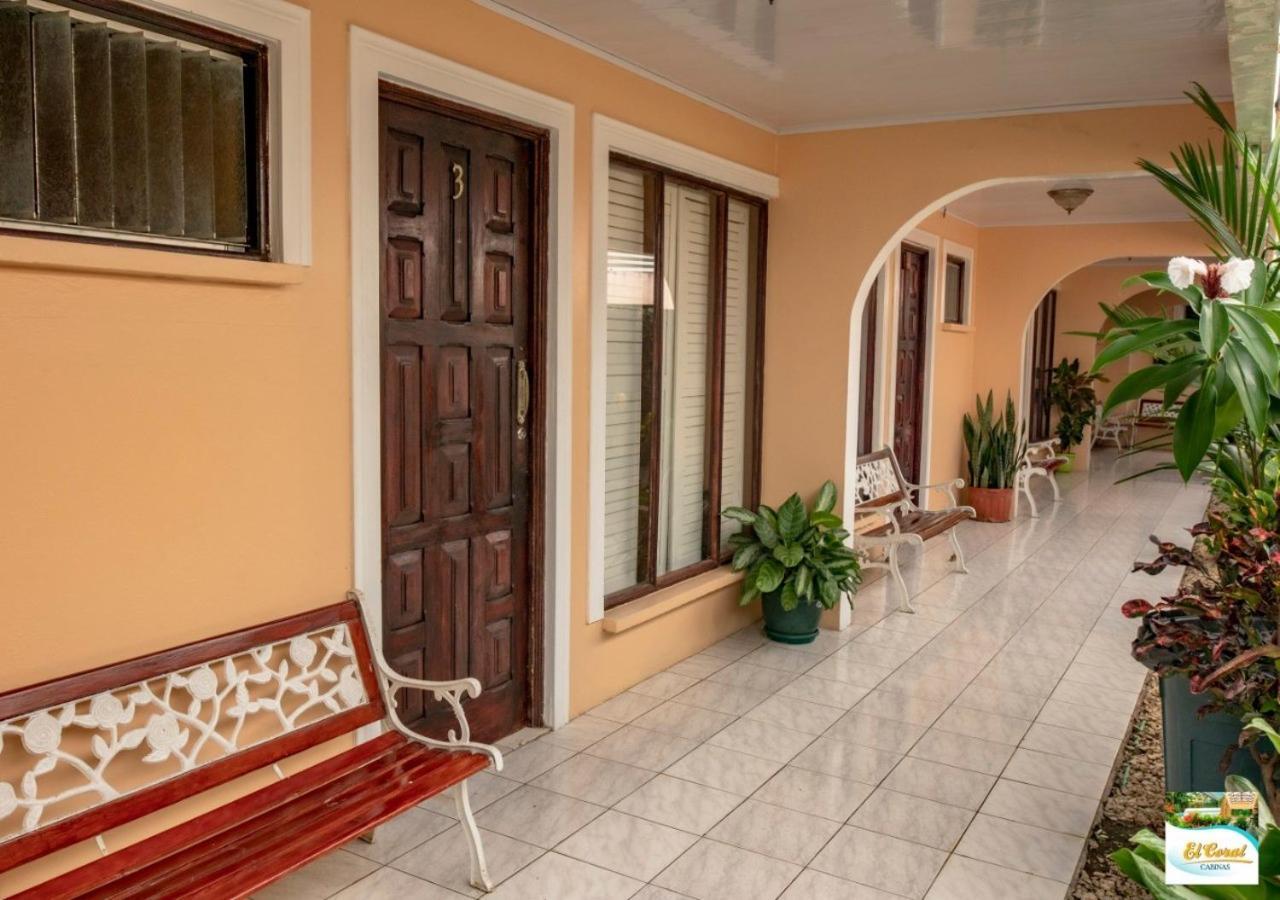 Hotel Y Cabinas El Coral Jacó Dış mekan fotoğraf
